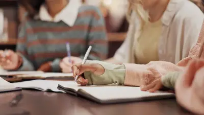 Казахстанцы получат шанс учиться за границей по грантам для атомной отрасли