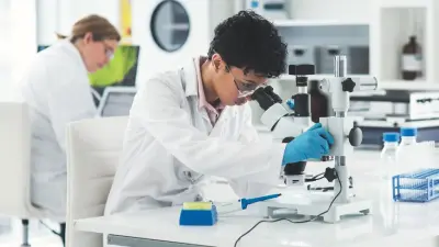 "Угрожает здоровью семей по всему миру". ВОЗ заявила о росте числа устойчивых к антибиотикам инфекций