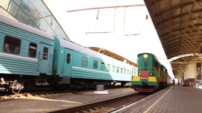 Расписание пригородных поездов временно изменили в Астане – список