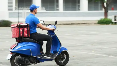 "Далеко находитесь". Компания отказалась бесплатно доставить еду казахстанцу и поплатилась штрафом