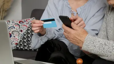 Покупку массажёра почти за 1 млн тенге навязали пожилой жительнице Мангистау