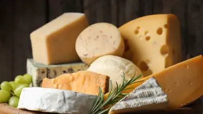 "Наши ничем не уступают". Министр не согласен, что импортные сыры вкуснее казахстанских