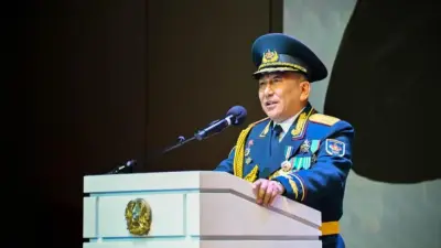 Экс-начальника генштаба Вооружённых сил РК Султана Камалетдинова проводили на пенсию