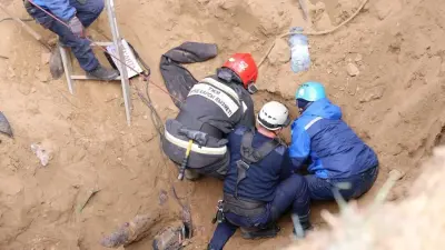 Два человека погибли при обвале грунта в Павлодаре