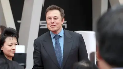 Илон Маск обвинил Apple и OpenAI в монополии и подал на них в суд