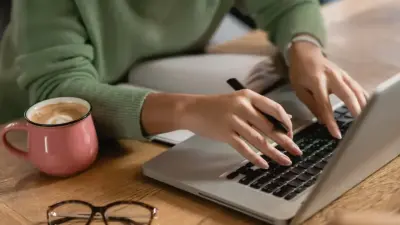 Какие специальности выбирают претенденты на грант в Казахстане? Итоги первого дня приёма заявлений