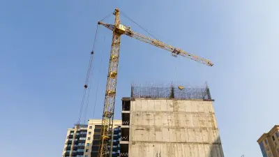 Четыре тысячи дольщиков ждут сдачи домов-долгостроев в Казахстане