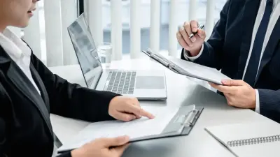 Обстоятельства "ночного" тендера, который выиграла компания депутата, объяснил Карашукеев