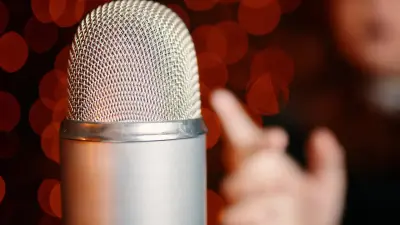 Мажилис поддержал поправки сената о запрете фонограмм на концертах