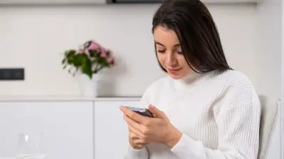 Блогеров могут обязать сертифицировать онлайн-курсы, которые они продают казахстанцам