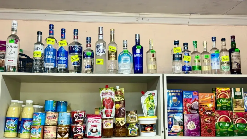 В Казахстане изъяли в восемь раз больше нелегального алкоголя, чем год назад / Фото Informburo.kz