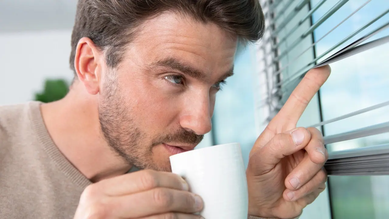 150 звонков и угрозы: сталкера наказали за преследование бывшей возлюбленной в Астане