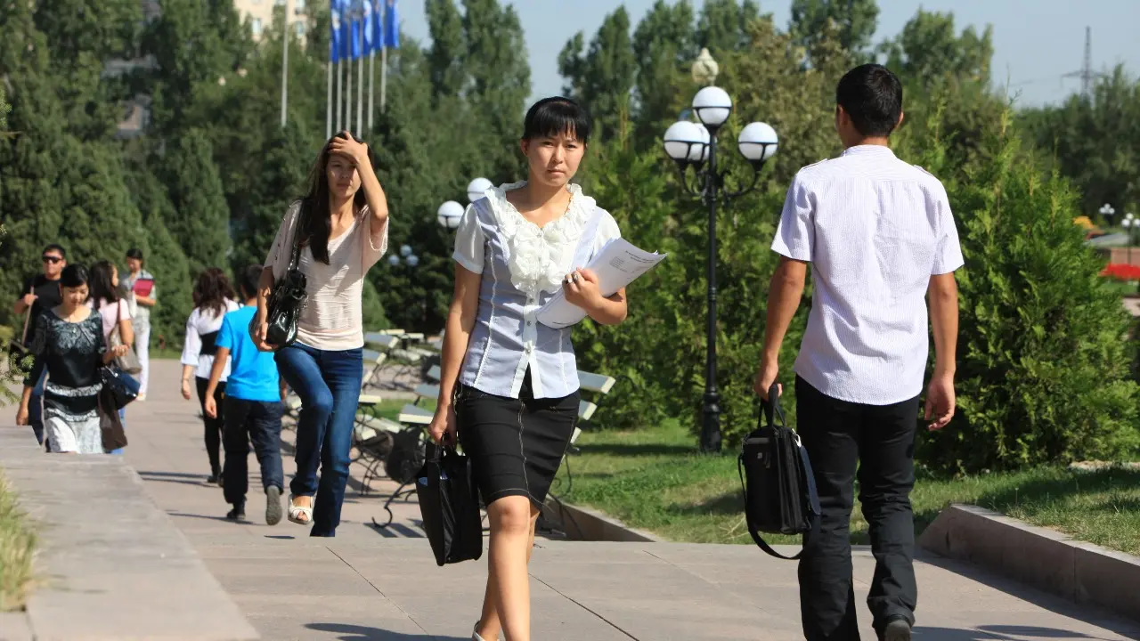 Казахстанцы стали больше тратить на обучение в вузах: расходы достигли 319 млрд тенге за год
