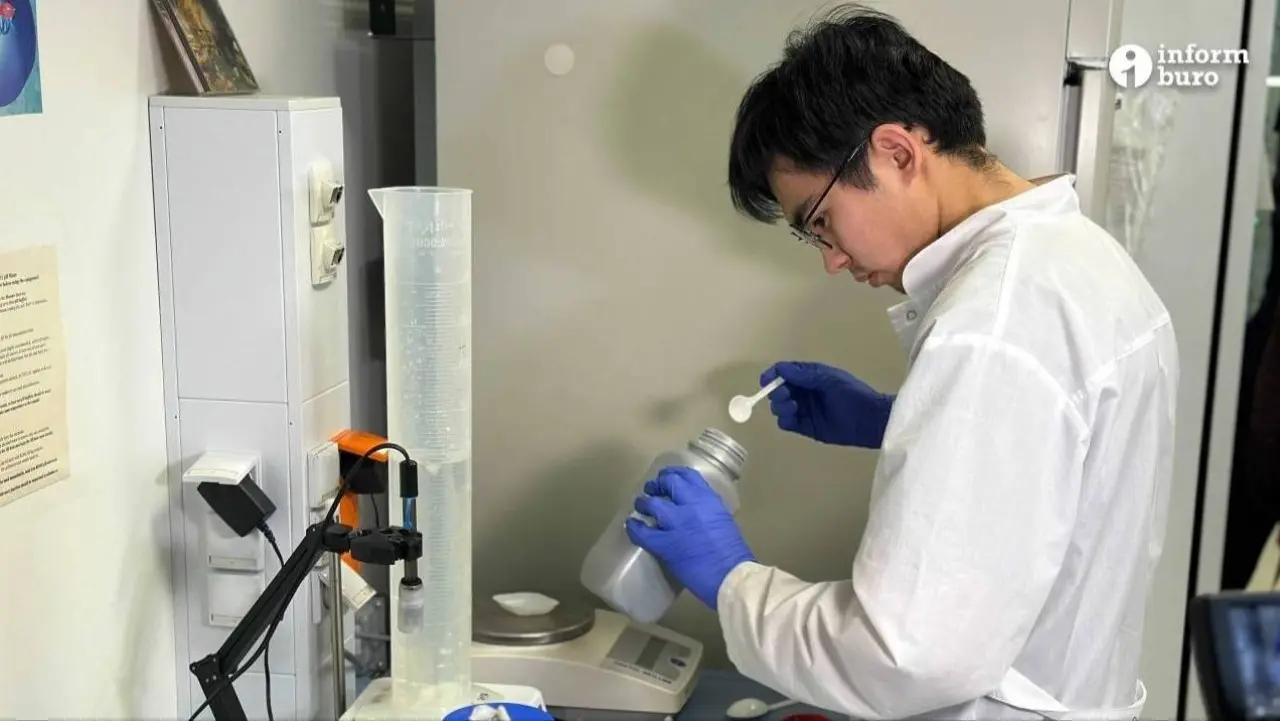 "Создал слишком дешёвое лекарство". Почему казахстанскому учёному отказали в финансировании за границей