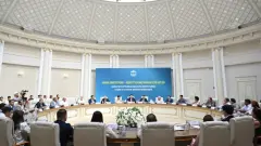 В Жетісу участникам конференции, посвящённой обновлённой Конституции, вручили специальное издание Основного Закона страны