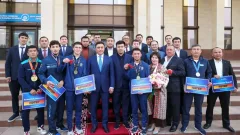 Встреча акима Шымкента с чемпионами мира и Азии