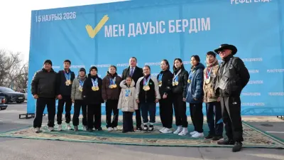 "Тарихи сәт – мемлекетіміздің тұрақтылығына кепіл":  Алматы облысының әкімі референдумда дауыс берді