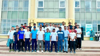 Звезды бокса проголосовали на выборах в Курултай в Алматинской области