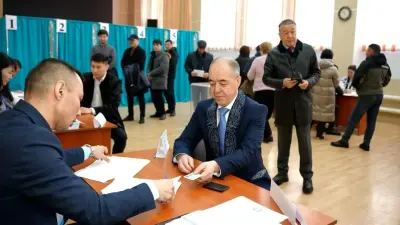 Аким ЗКО Нариман Турегалиев проголосовал на республиканском референдуме по принятию новой Конституции РК