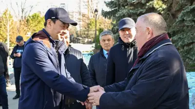 Дархан Сатыбалды посетил новый сквер в Алматы