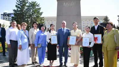 В Уральске почтили память Абая Кунанбаева к 180-летию со дня его рождения