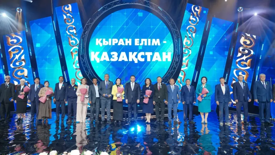 В Туркестане прошло торжественное мероприятие "Қыран елім – Қазақстаным!", посвящённое Дню Республики