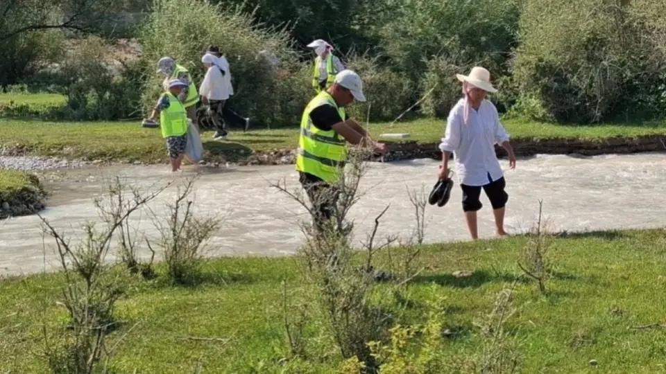 В Туркестанской области в рамках экологической акции "Чистые водоёмы" прошли мероприятия по очистке территорий