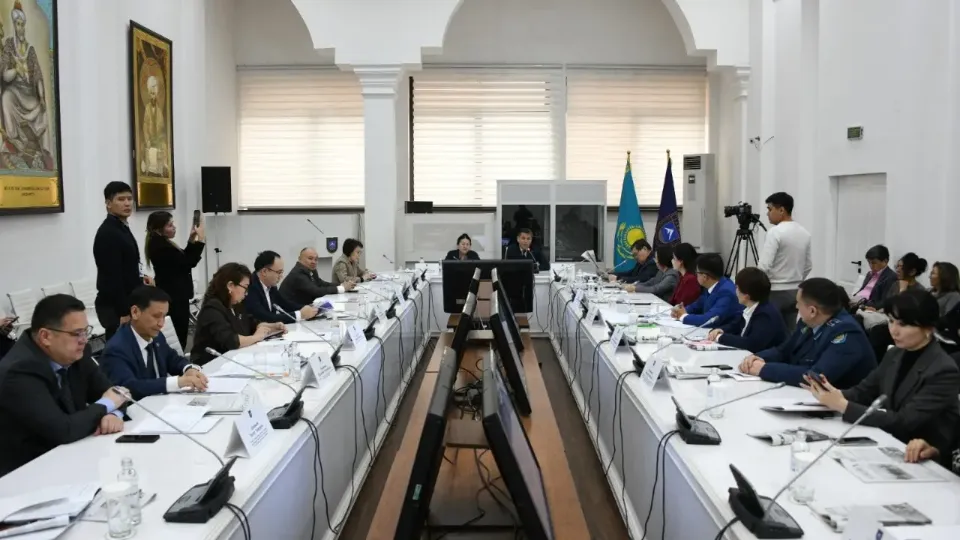 В КазНУ прошли академические слушания с участием  депутатов парламента