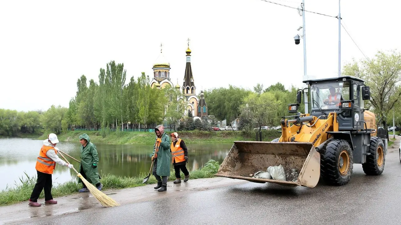 В Алматы очистили Карасу, Боралдай и территорию Большого Алматинского канала