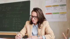 Зарплату на 247 млн тенге не выплатили вовремя учителям в Акмолинской области