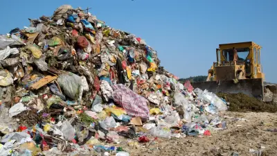 Мусорная свалка обрушилась на Филиппинах: один человек погиб, 38 пропали без вести