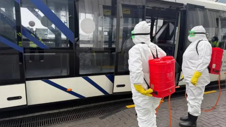 В аэропорту Алматы провели учения на случай обнаружения вируса Нипах