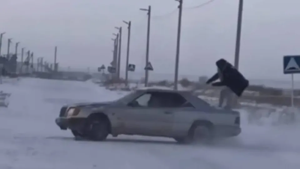 Скриншот из видео Polisia.kz