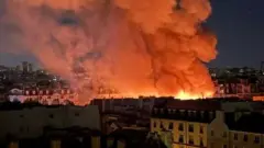 Пожар полностью уничтожил старейший рынок в центре Парижа
