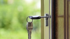 Погашение ипотеки за счёт пенсионных накоплений: приобретённое до 2021 жильё можно продать в любое время
