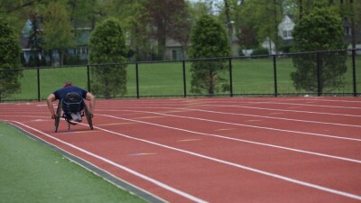 Парламент принял закон, который обязывает акиматы строить спортплощадки для инвалидов