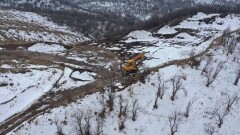 В Бутаковском ущелье вырубают яблони