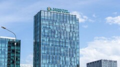 Казахстанцы стали предпочитать хранить сбережения в тенге