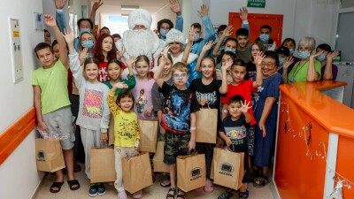 "Настоящее волшебство перед Новым годом". Как в Усть-Каменогорске порадовали заболевших детей