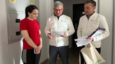 Кандидаты партии Amanat продолжают акцию "От двери к двери"