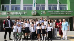 Современные классы, STEM и коворкинги: что увидели родители и будущие ученики в новых школах Алматы
