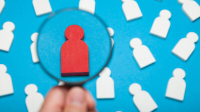 Какими фразами и психологическими уловками пользуются вербовщики из деструктивных сект