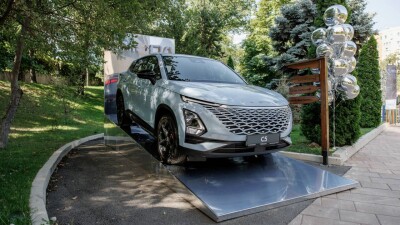 "Вы изучаете машину, а машина изучает вас". Автобренд OMODA показал новый гаджетмобиль