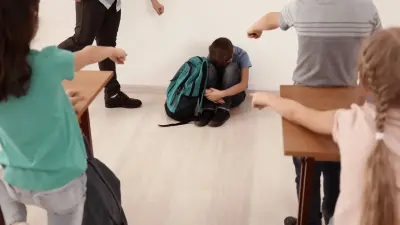 "Молчание не решает проблему". Как остановить школьный буллинг и детские самоубийства в Казахстане