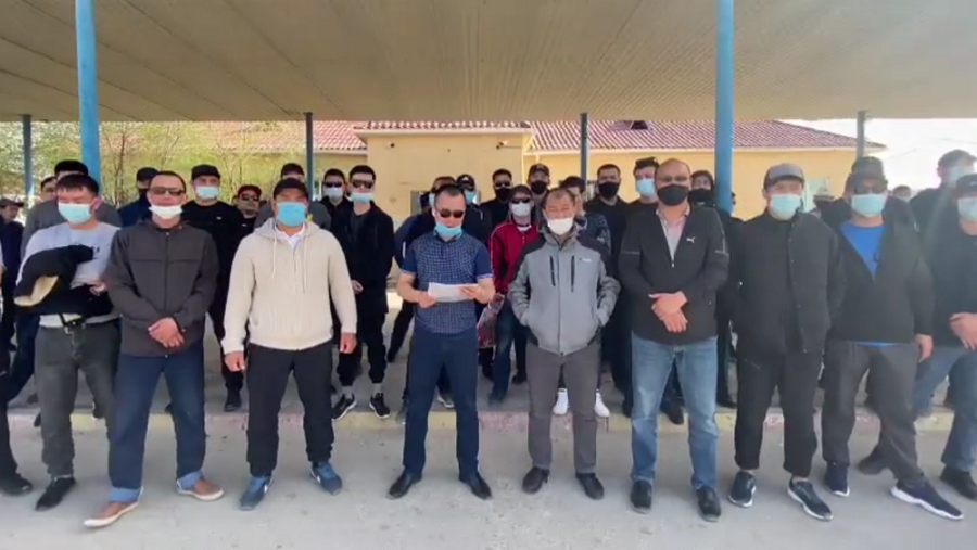 Работники нефтяной компании в Жанаозене объявили забастовку с требованием повысить им зарплату