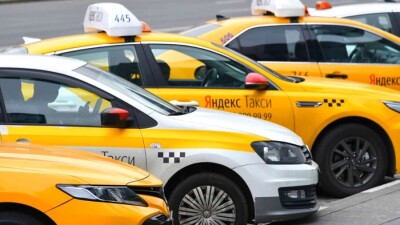 Заболевшие коронавирусом водители Яндекс.Такси и курьеры Яндекс.Еды смогут получить выплаты до конца 2021 года