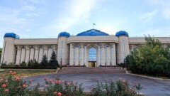 Реконструкцию сквера возле госмузея в Алматы завершат этим летом