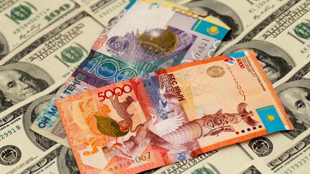 Сколько стоят доллар и рубль в Казахстане 14 июня