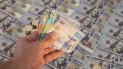 Доллар подорожал на KASE на 2 тенге
