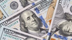 Доллар подорожал на бирже на 8,5 тенге